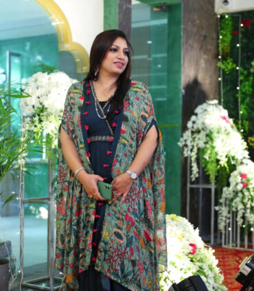 Radiant party glam makeup look for evening receptions and cocktail celebrations in Hyderabad by Makeover by Farhaa