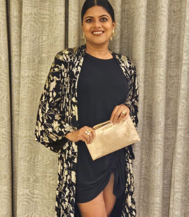Glamorous celebrity event makeup for Hyderabad socialite Aarti Badruka by Makeover by Farhaa
